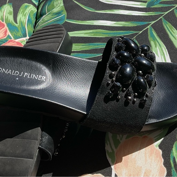 DONALD J PLINER LOW WEDGE - Picture 4 of 5